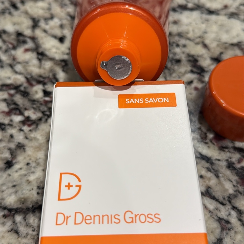 Dr. Dennis Vitamin C Creamy Cleansing Oil New in Box SEALED! - Picture 4 of 11